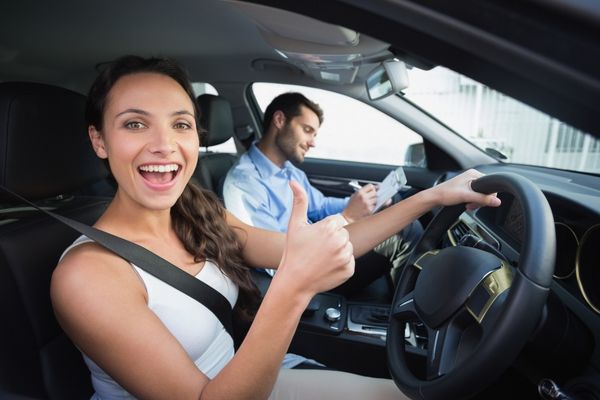 Advantages of Taking Manual Driving Lessons